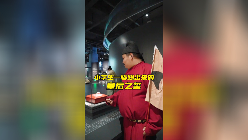 迪丽热巴刘雨昕撞衫,香港免费六会彩资料大全,收益成语分析落实_经典版V11.19