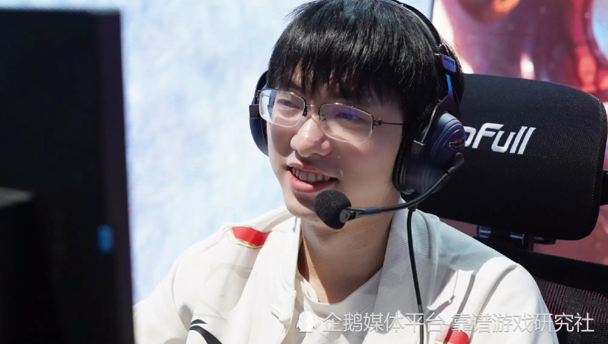 管家婆论坛223443,CF怀旧模式定档4月21日,广泛的解释落实方法分析_破例版V4.44